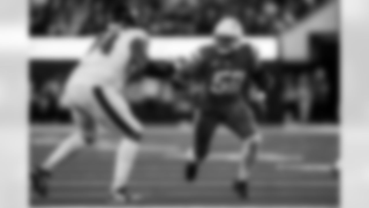 Take a look at the best photos of Chargers 2026 free agent Khalil Mack