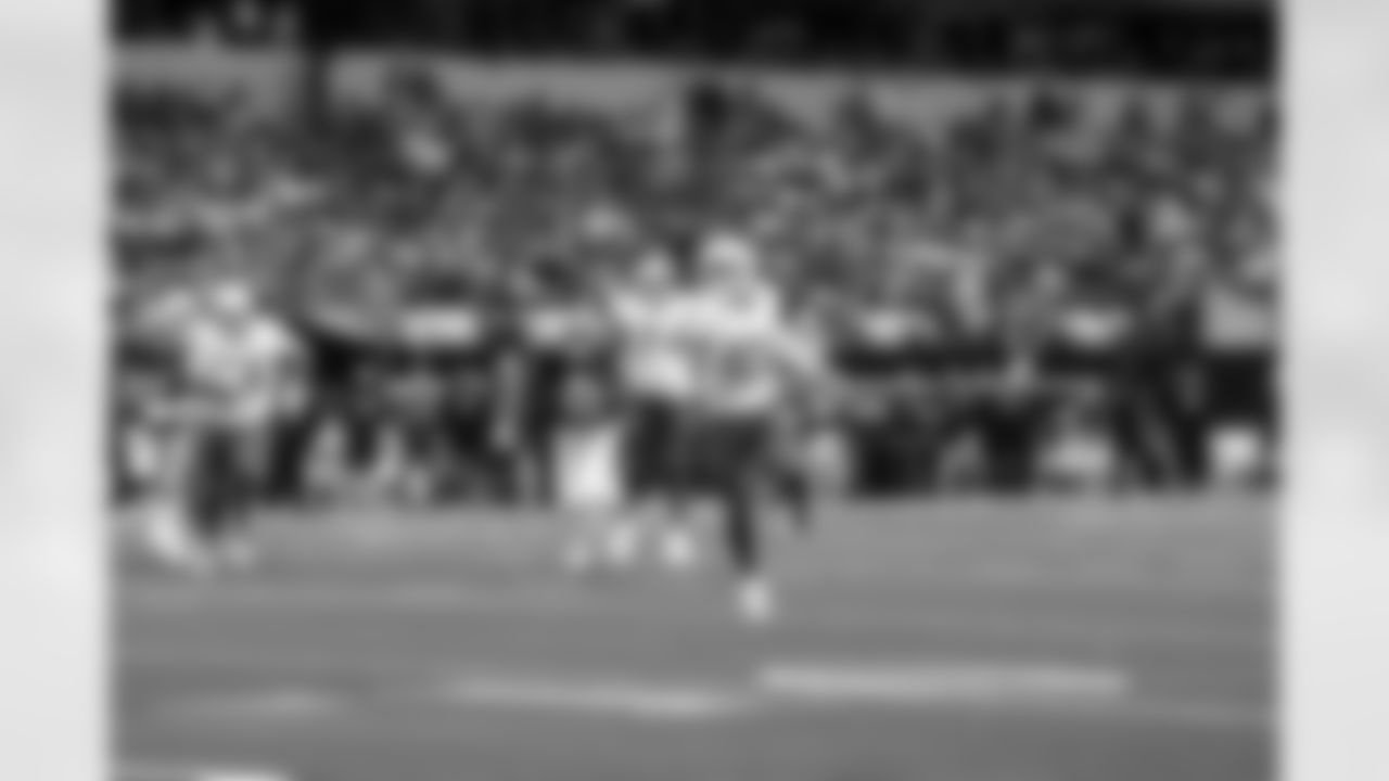 QB Justin Herbert (10)