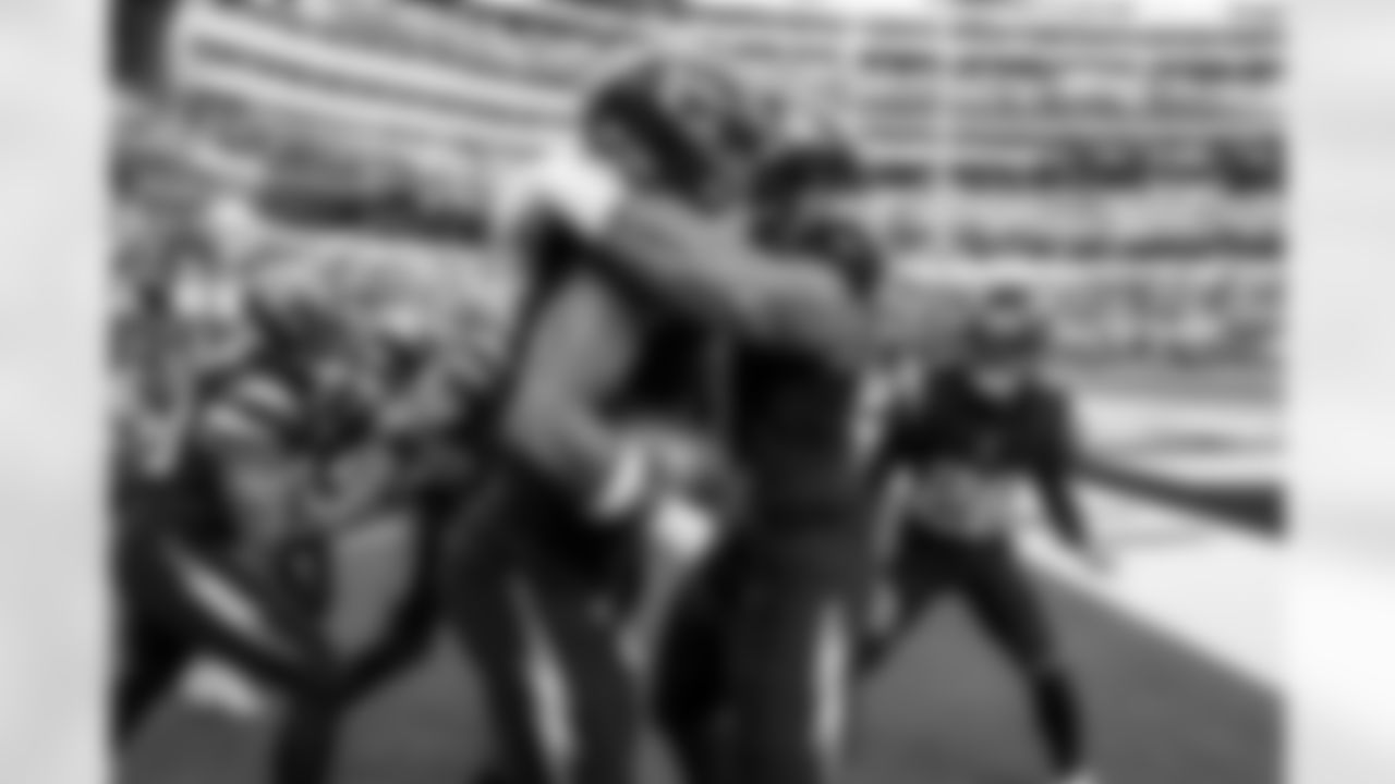 Take a look at the best photos of Chargers 2026 free agent Da'Shawn Hand