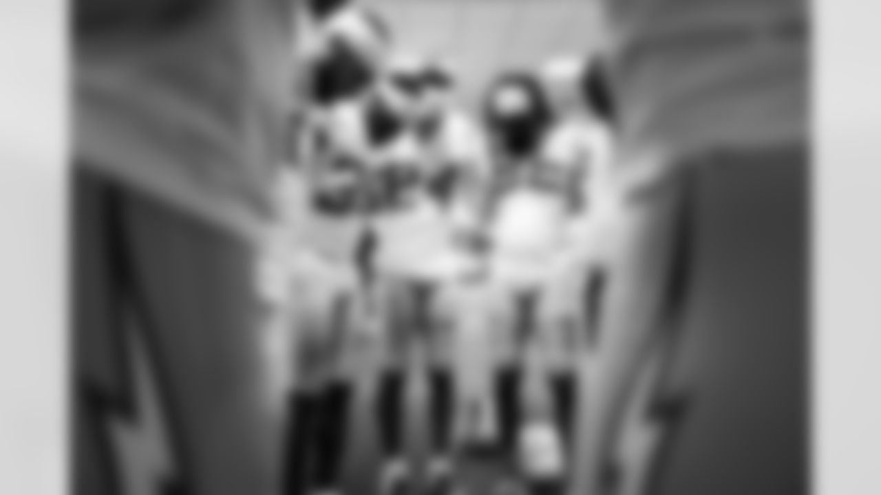 DB Deane Leonard (33), S Marcus Maye, CB Benjamin St-Juste (24) and Defensive Backs Coach Steve Clinkscale