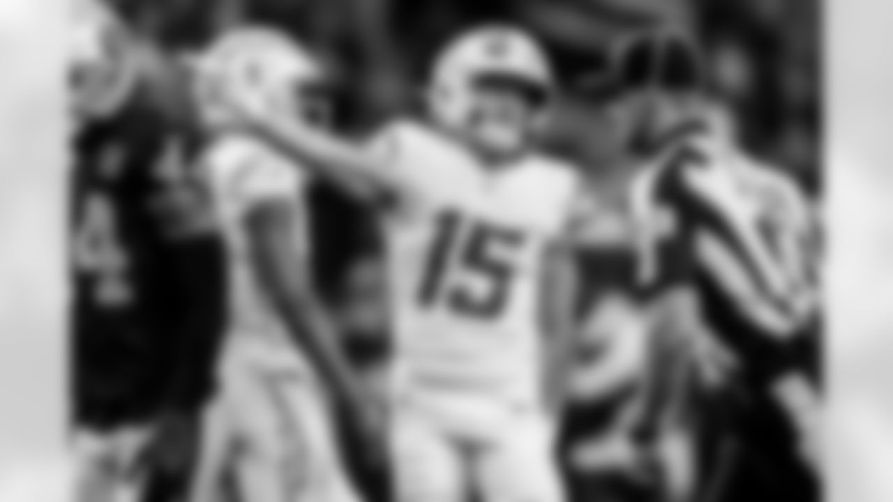 The Los Angeles Chargers play the Las Vegas Raiders on Sunday, January 5, 2025 at Allegiant Stadium in Las Vegas, NV.
[FINAL SCORE: LAC 34 - LV 20]