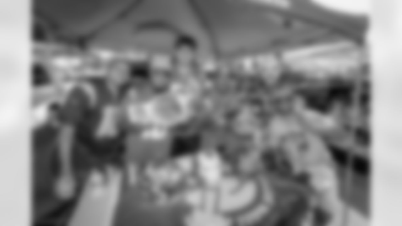 The Los Angeles Chargers play the Las Vegas Raiders on October 8, 2024 at Sofi Stadium in Inglewood, CA.
[FINAL SCORE: LAC 22 - LV 10]