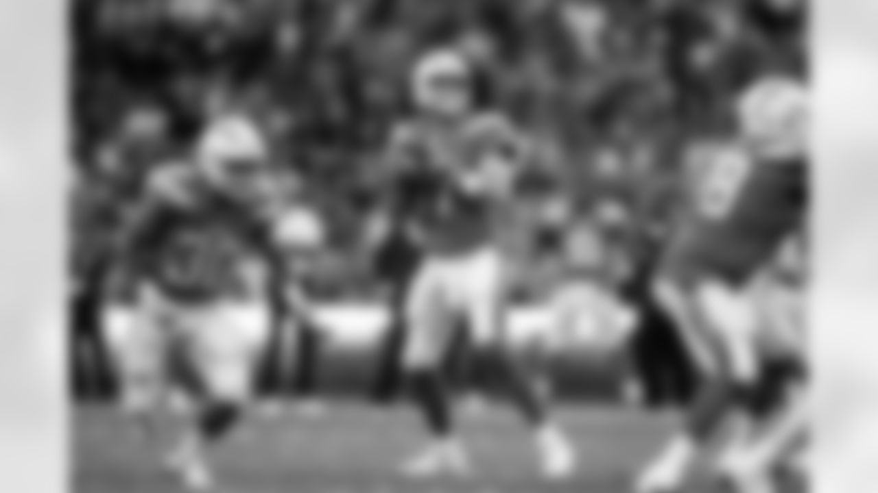 The Los Angeles Chargers play the Kansas City Chiefs on Monday, November 18, 2019 at Estadio Azteca in Mexico City, Mexico. 
[FINAL SCORE: LAC 17 - KC 24]