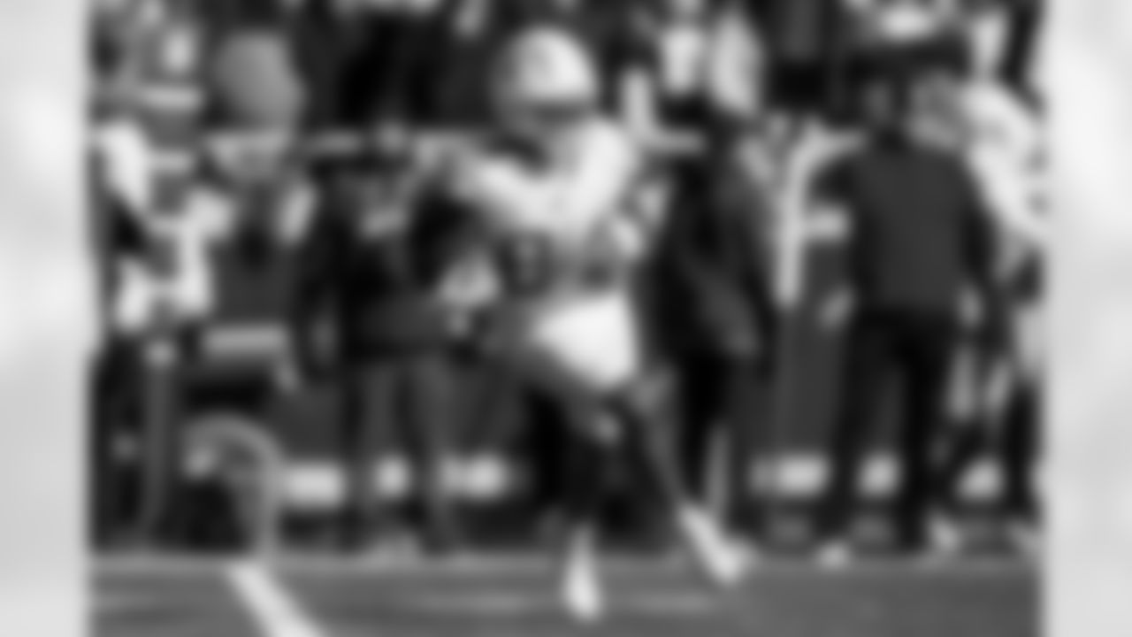 Check out the best shots from the Chargers Week 15 matchup against the Chiefs!