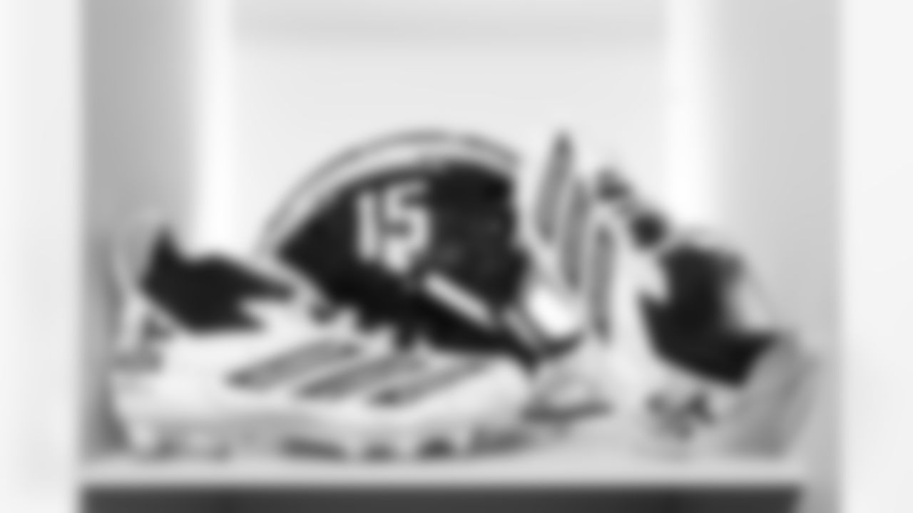 WR Ladd McConkey (15)