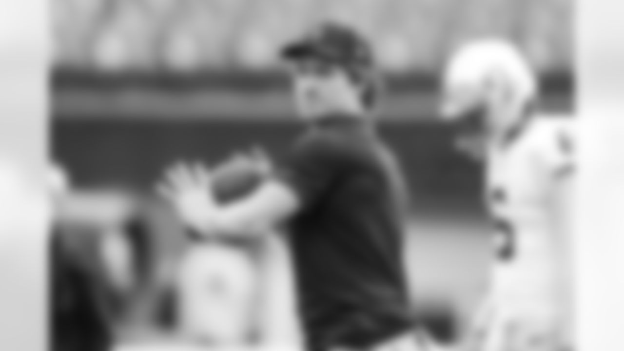 QB Justin Herbert (10)