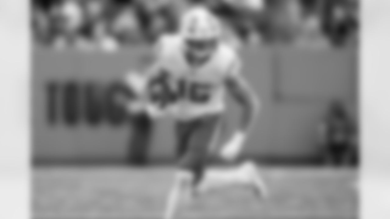 Check out the best shots from the Chargers Week 9 matchup against the Titans!