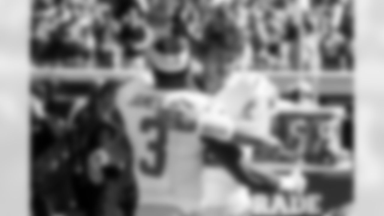 QB Justin Herbert (10)