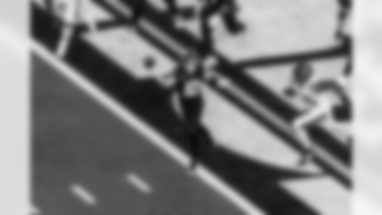 Check out the best shots from the Chargers Week 17 matchup against the Texans!