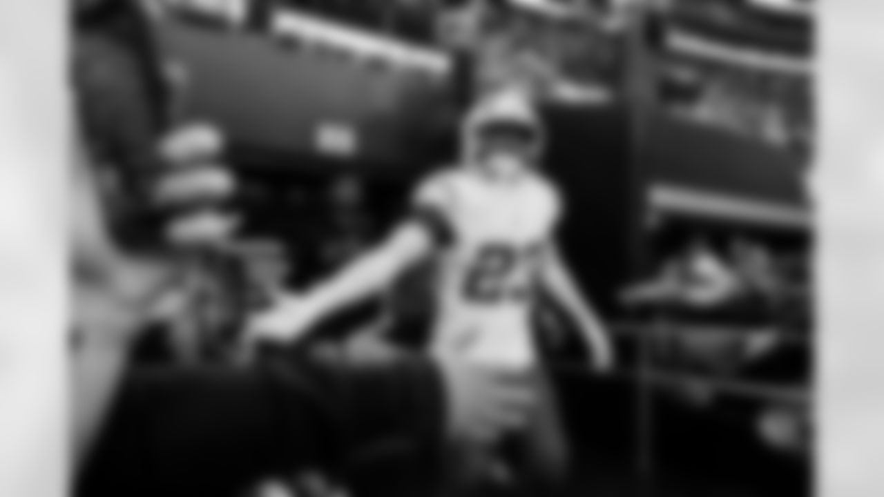 Check out the best shots from the Chargers Week 16 matchup against the Cowboys!