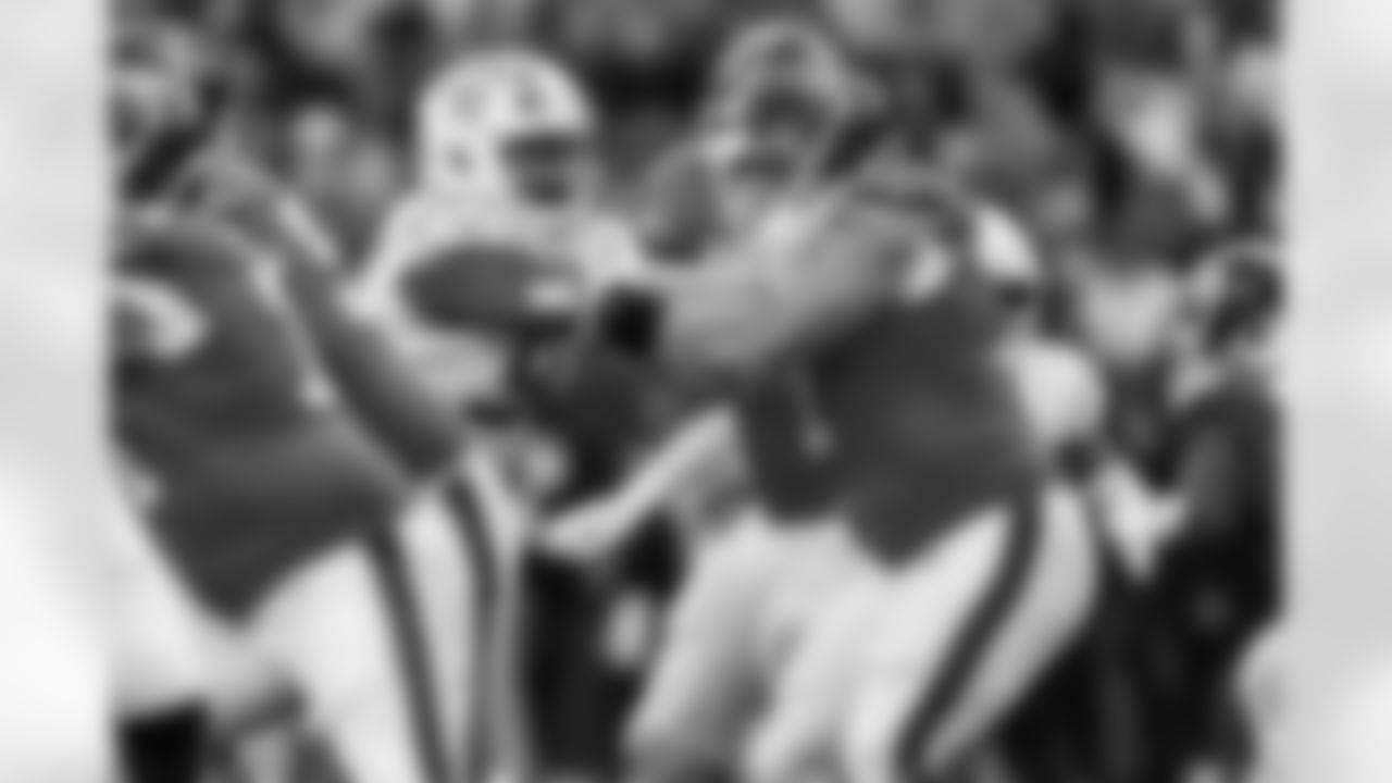 Check out the best shots from the Chargers Week 18 matchup against the Broncos!