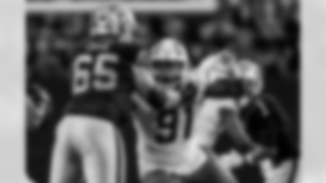 Take a look at the best photos of Chargers 2026 free agent Da'Shawn Hand