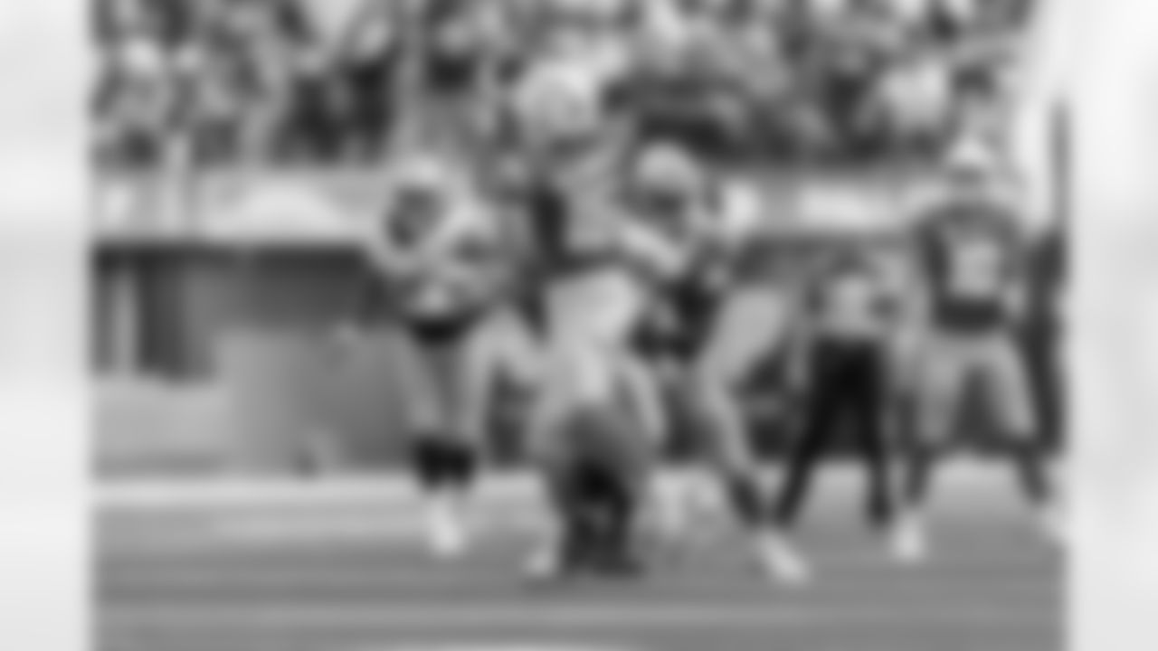 The Los Angeles Chargers play the Las Vegas Raiders on Sunday, September 8, 2024 at SoFi Stadium in Inglewood, CA.
[FINAL SCORE: LAC 22 - LV 10]