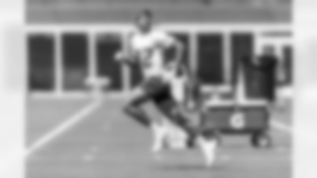 Los Angeles Chargers players participate in Phase 2 of the offseason program on Tuesday, May 20, 2025 at The Bolt in El Segundo, CA.