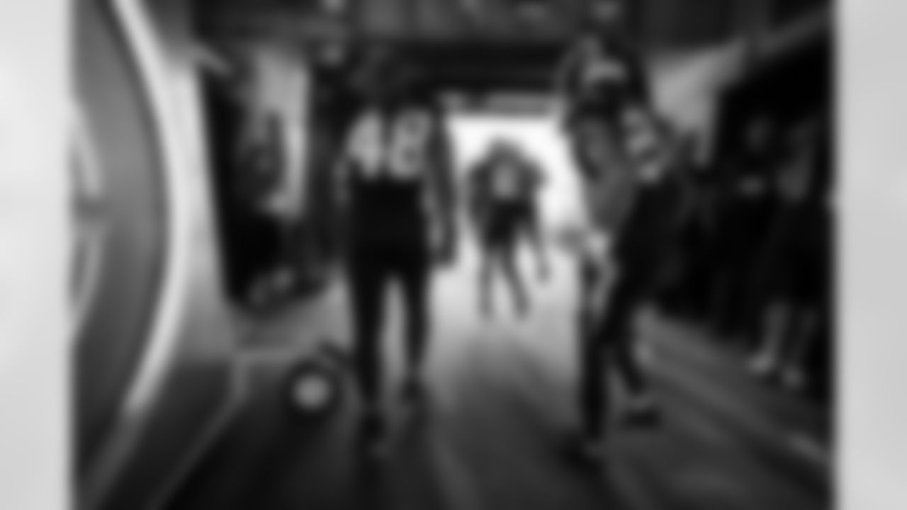 OLB Bud Dupree (48) and CB Benjamin St-Juste (24)