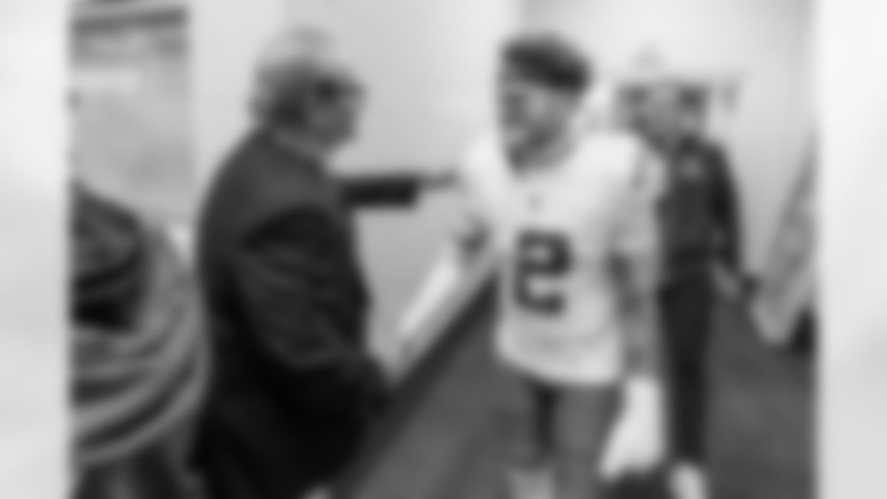 Check out the best shots from the Chargers Week 9 matchup against the Titans!