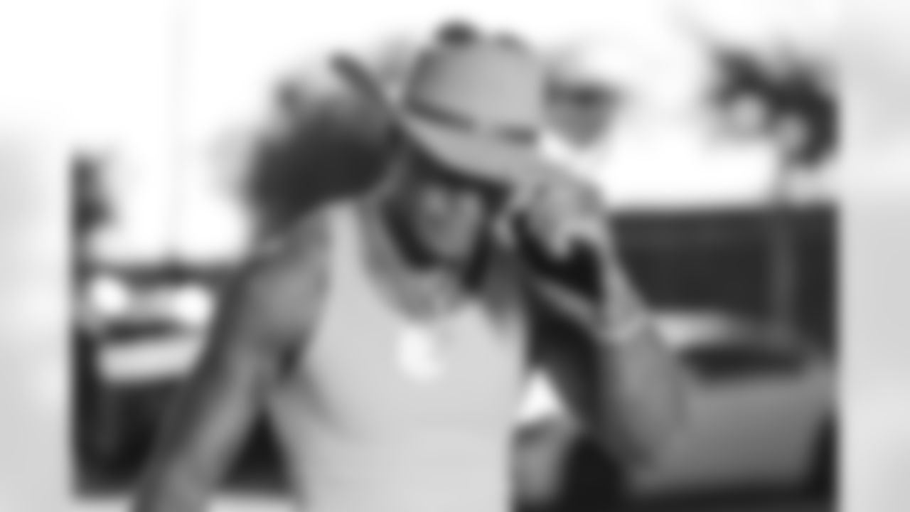 WR Dalevon Campbell (81)