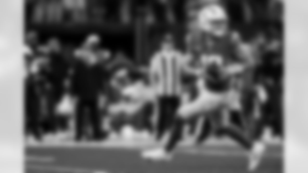 Take a look back at the best photos of Justin Herbert's 2025 campaign.