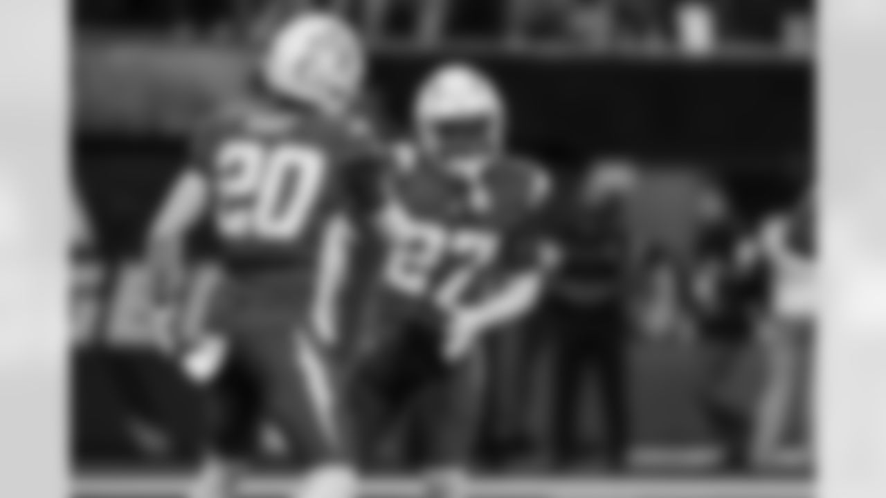 CB Cam Hart (20) and S RJ Mickens (27)