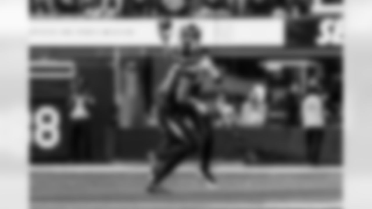 Check out the best shots from the Chargers Week 17 matchup against the Texans!