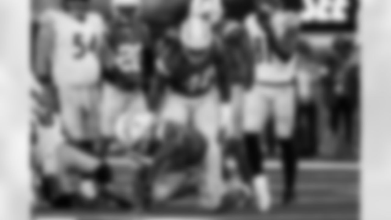 Take a look at the best photos of Chargers 2026 free agent Denzel Perryman