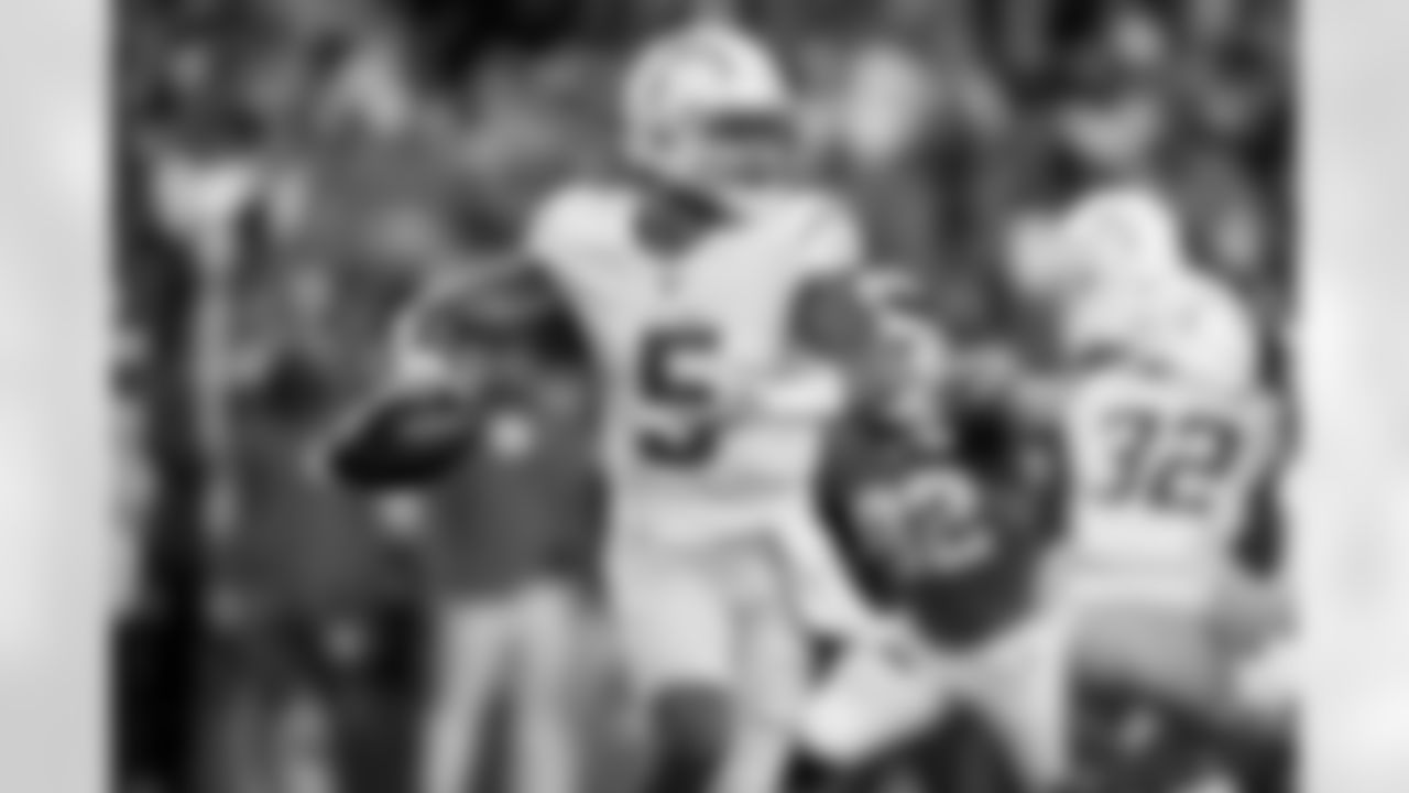 Check out the best shots from the Chargers Week 18 matchup against the Broncos!