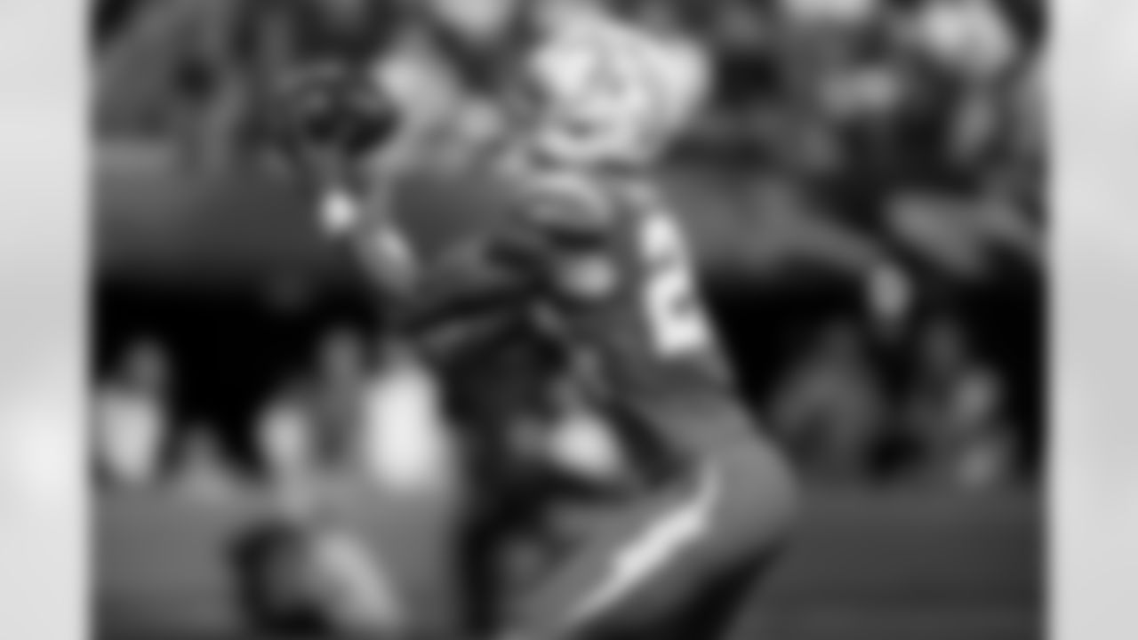 Take a look at the best photos of Chargers 2026 free agent Benjamin St-Juste