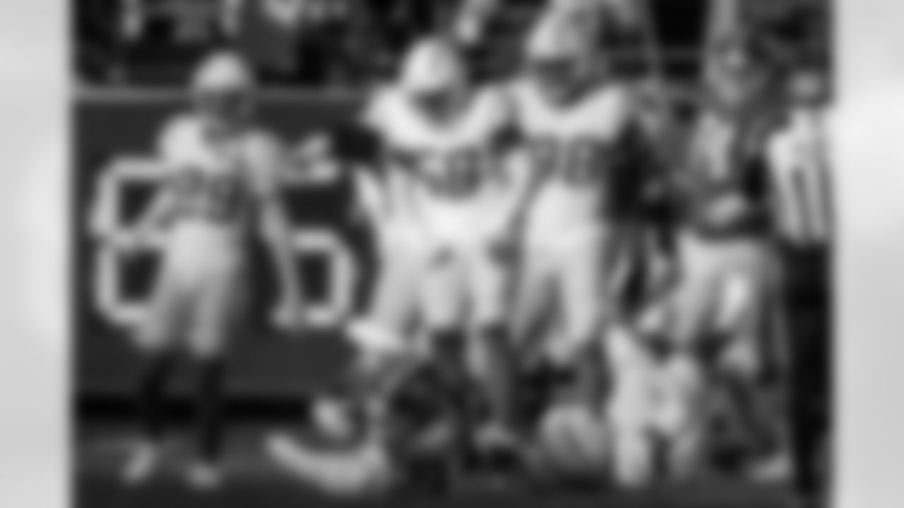 Check out the best shots from the Chargers Week 18 matchup against the Broncos!