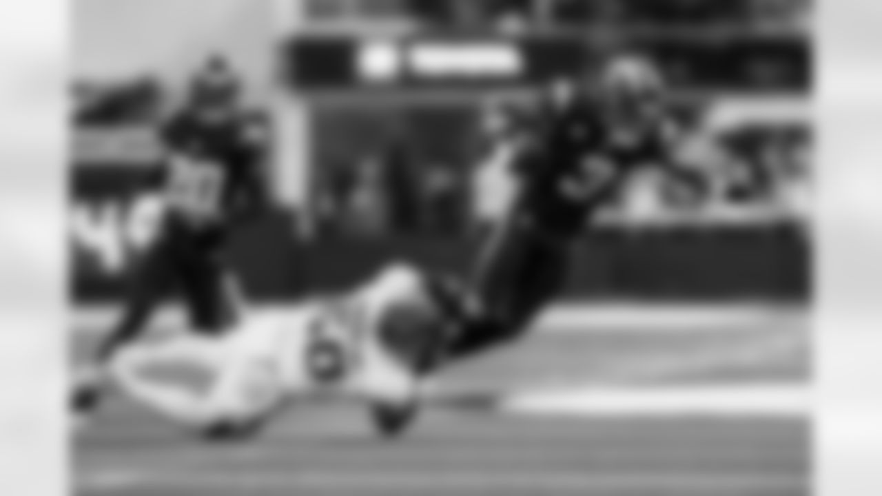 Check out the best shots from the Chargers Week 17 matchup against the Texans!