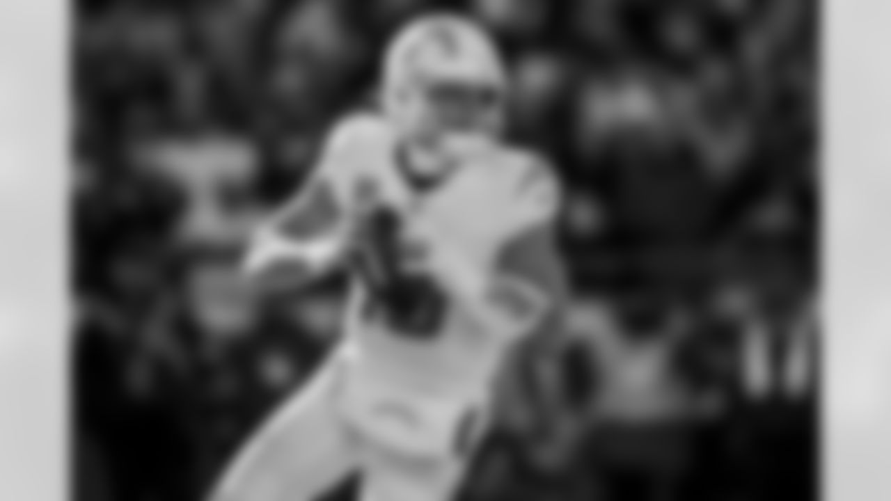 Take a look back at the best photos of Justin Herbert's 2025 campaign.