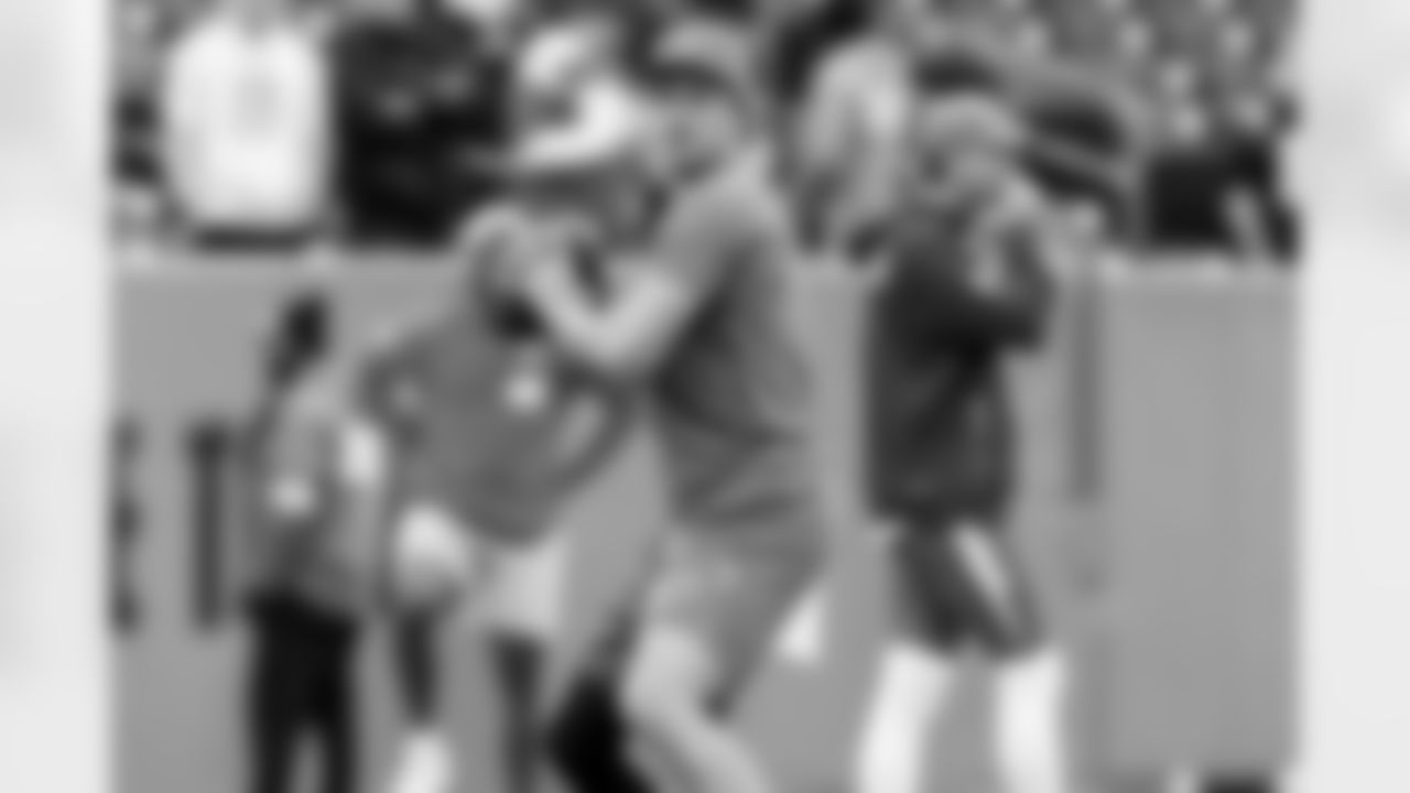 Check out the best shots from the Chargers Week 9 matchup against the Titans!