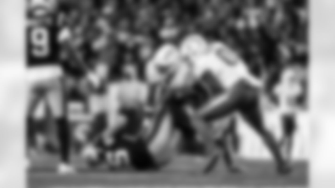 S Derwin James Jr. (3) and LB Daiyan Henley (0)