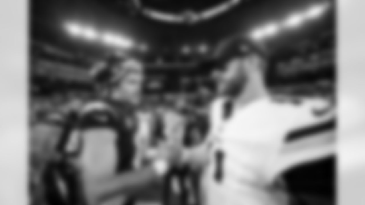 QB Justin Herbert (10)