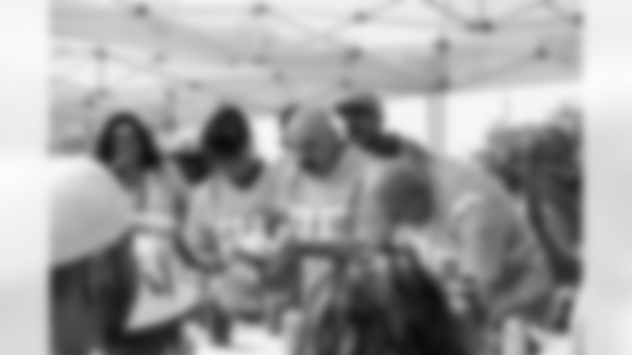 The Los Angeles Chargers play the Denver Broncos on Sunday, September 21, 2025 at SoFi Stadium in Inglewood, CA.
[FINAL SCORE: LAC 23 - DEN 20]