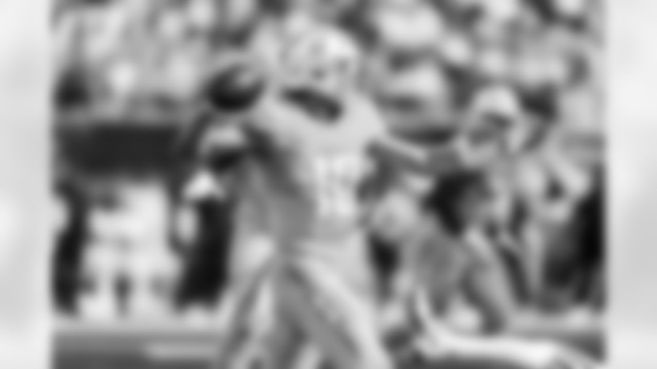 QB Justin Herbert (10)
