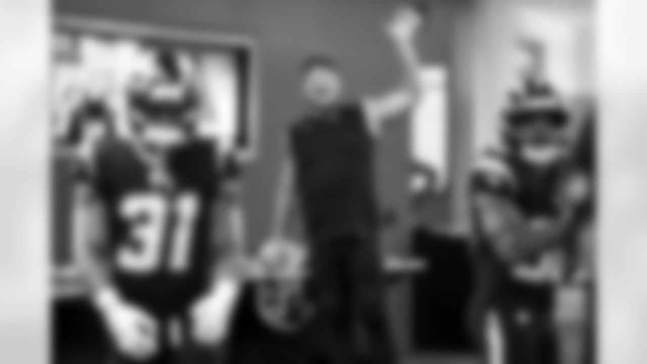 OL Foster Sarell (67)