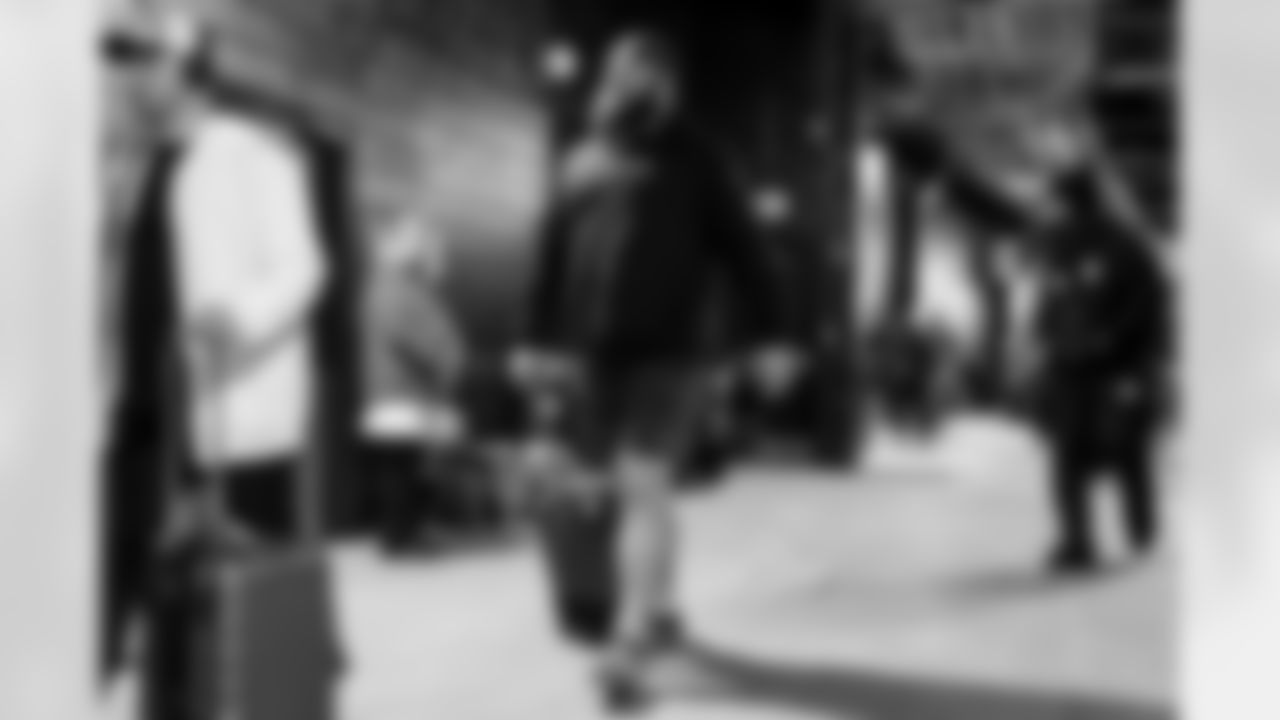 OL Ben Cleveland (72)