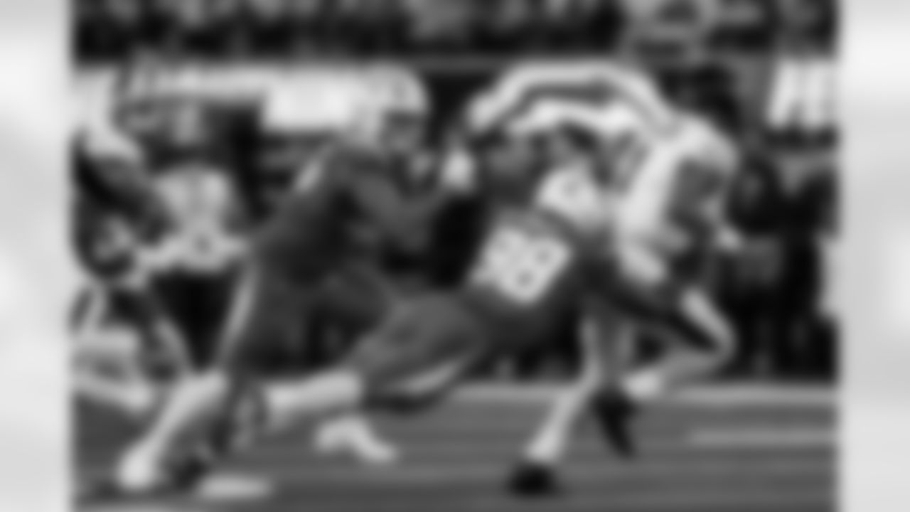 Take a look at the best photos of Chargers 2026 free agent Odafe Oweh