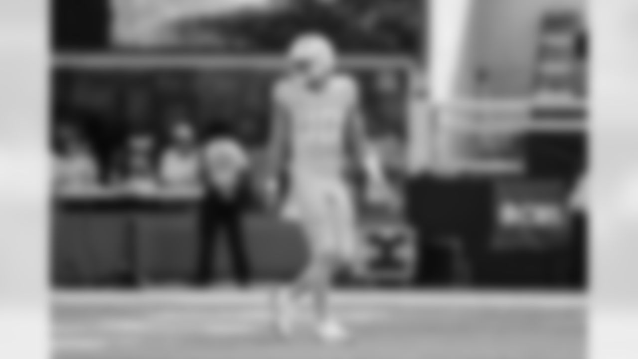 QB Justin Herbert (10)