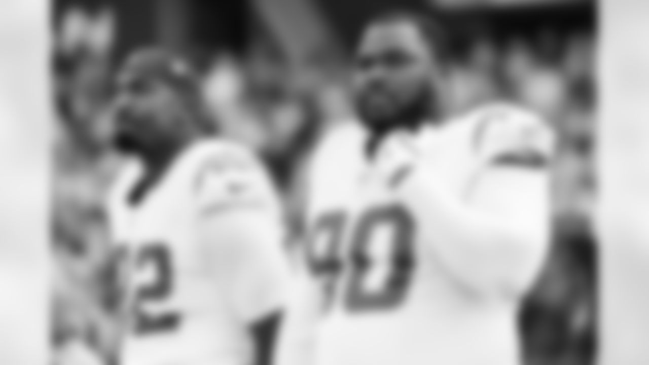 Check out the best shots from the Chargers Week 9 matchup against the Titans!