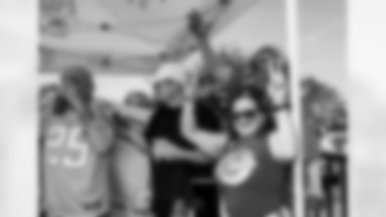 The Los Angeles Chargers play the Denver Broncos on Sunday, September 21, 2025 at SoFi Stadium in Inglewood, CA.
[FINAL SCORE: LAC 23 - DEN 20]