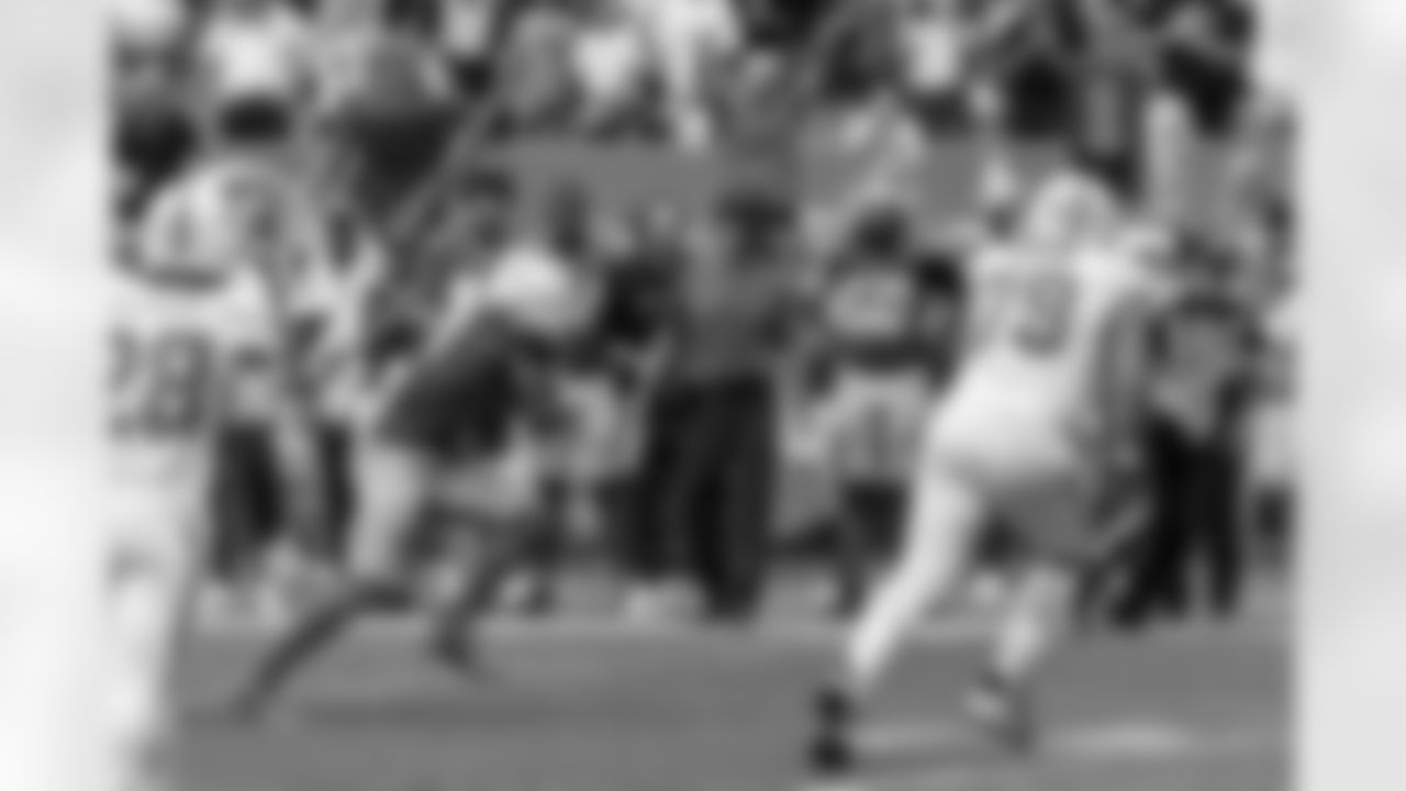 Check out the best shots from the Chargers Week 6 matchup against the Dolphins!