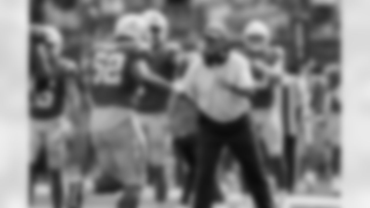 The Los Angeles Chargers play the Las Vegas Raiders on Sunday, September 8, 2024 at SoFi Stadium in Inglewood, CA.
[FINAL SCORE: LAC 22 - LV 10]