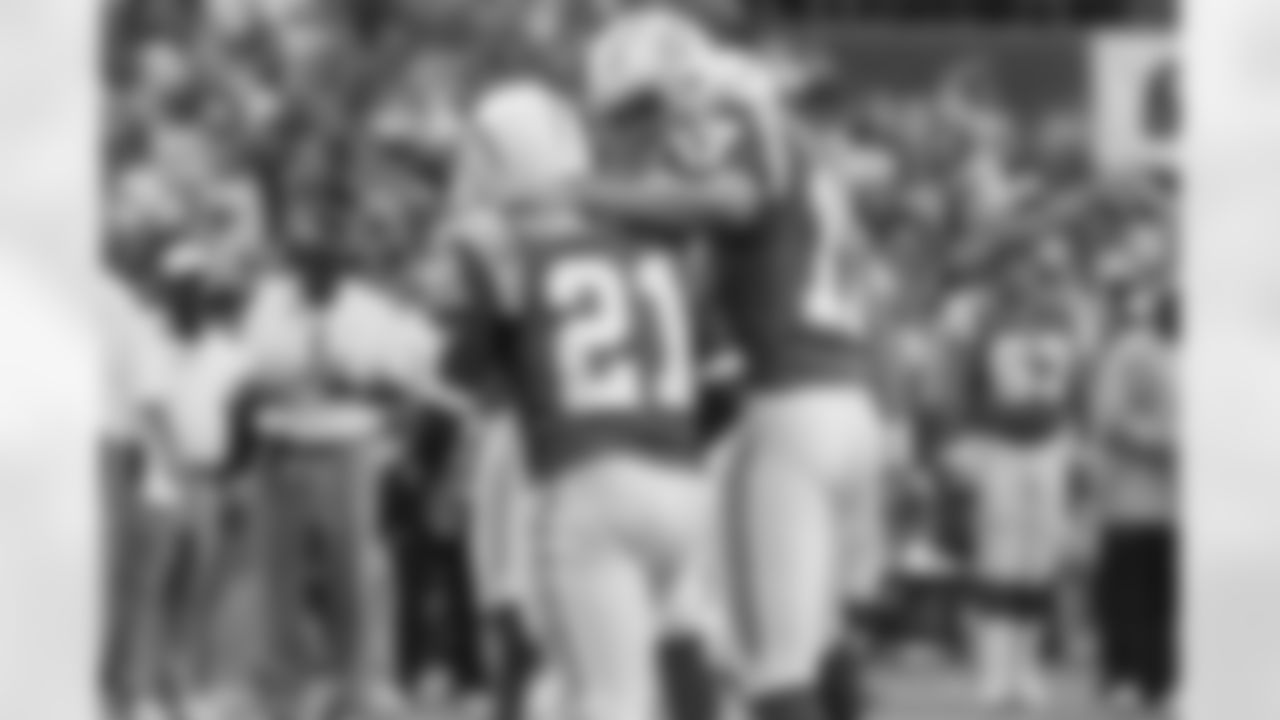 The San Diego Chargers play the Cleveland Browns on Sunday, November 5, 2006 at Qualcomm Stadium in San Diego, California. 
[FINAL SCORE: SD 32 - CLE 25]