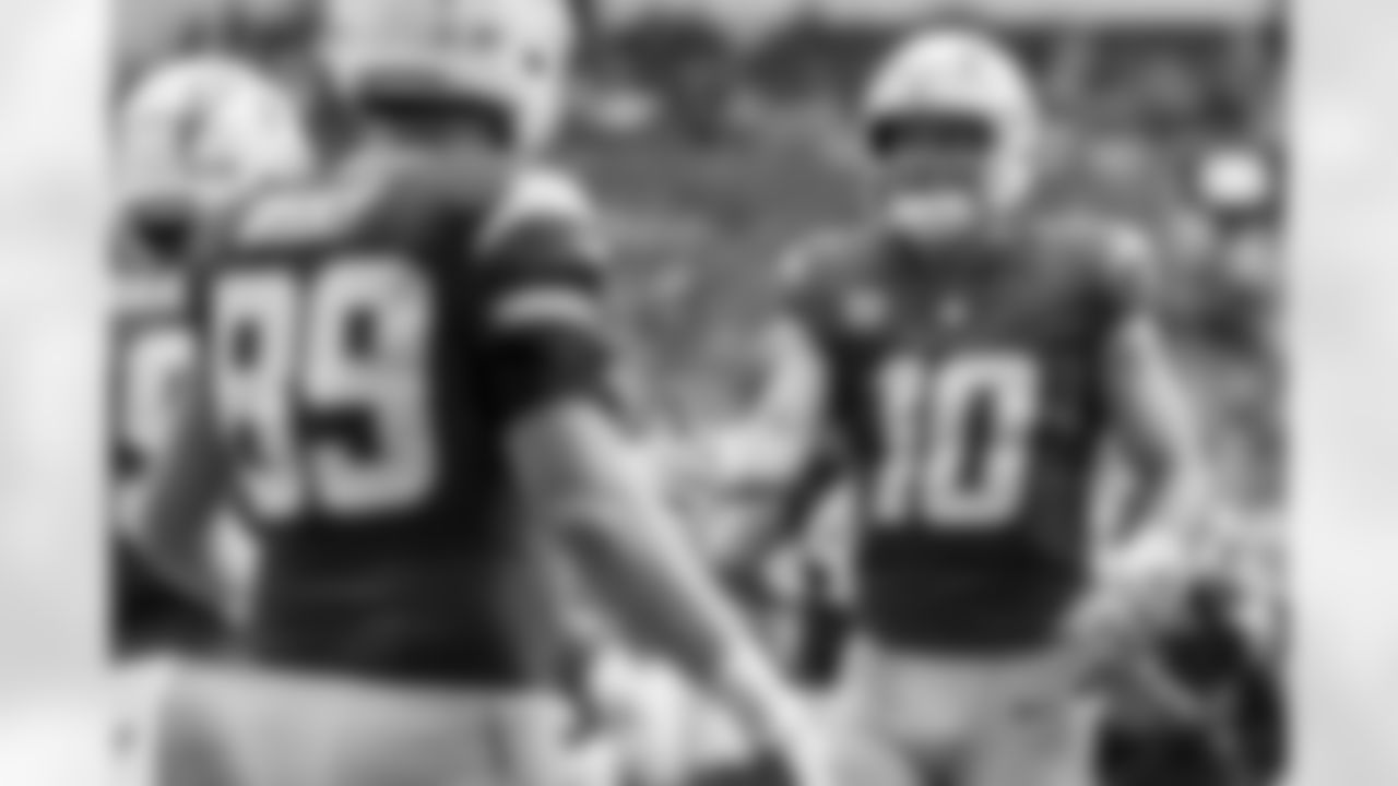 Chargers QB Justin Herbert (#10) in action during their Pro Bowl season.