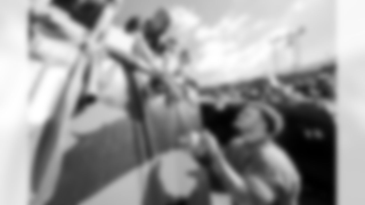 DB Elijah Molden (2)