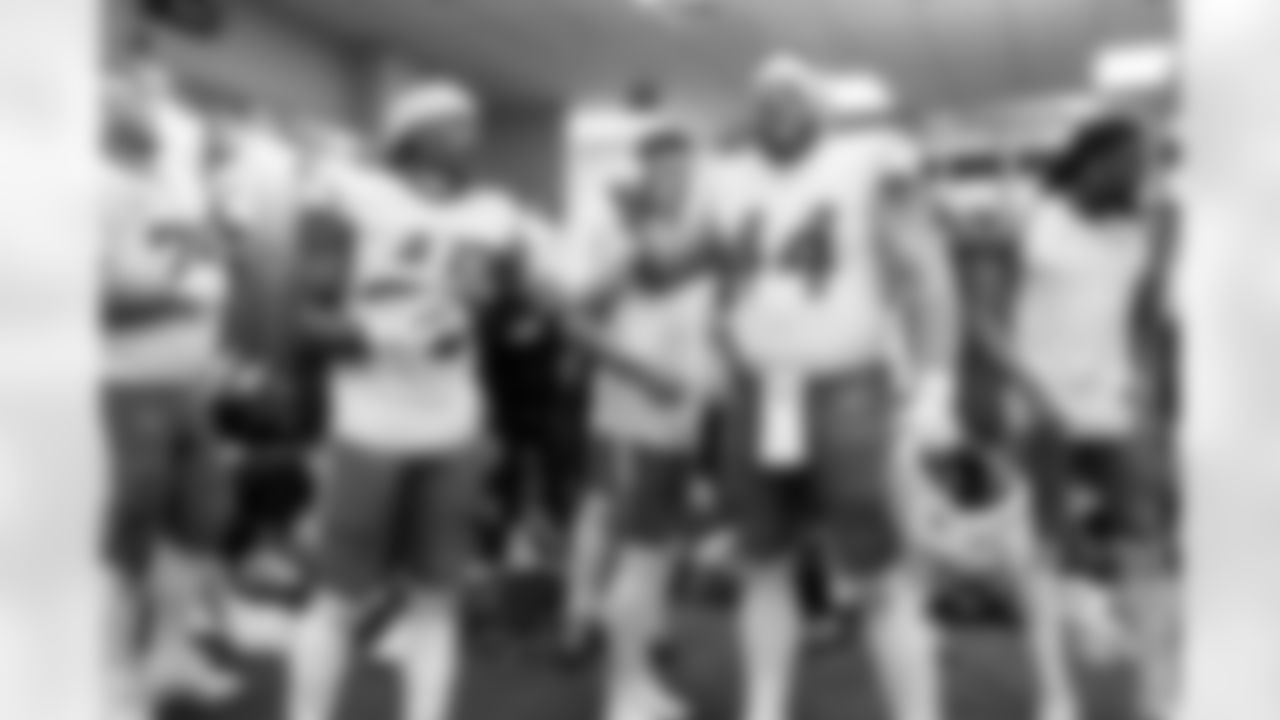 Check out the best shots from the Chargers Week 9 matchup against the Titans!