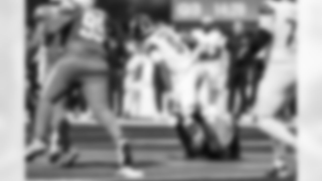 LB Troy Dye (43)