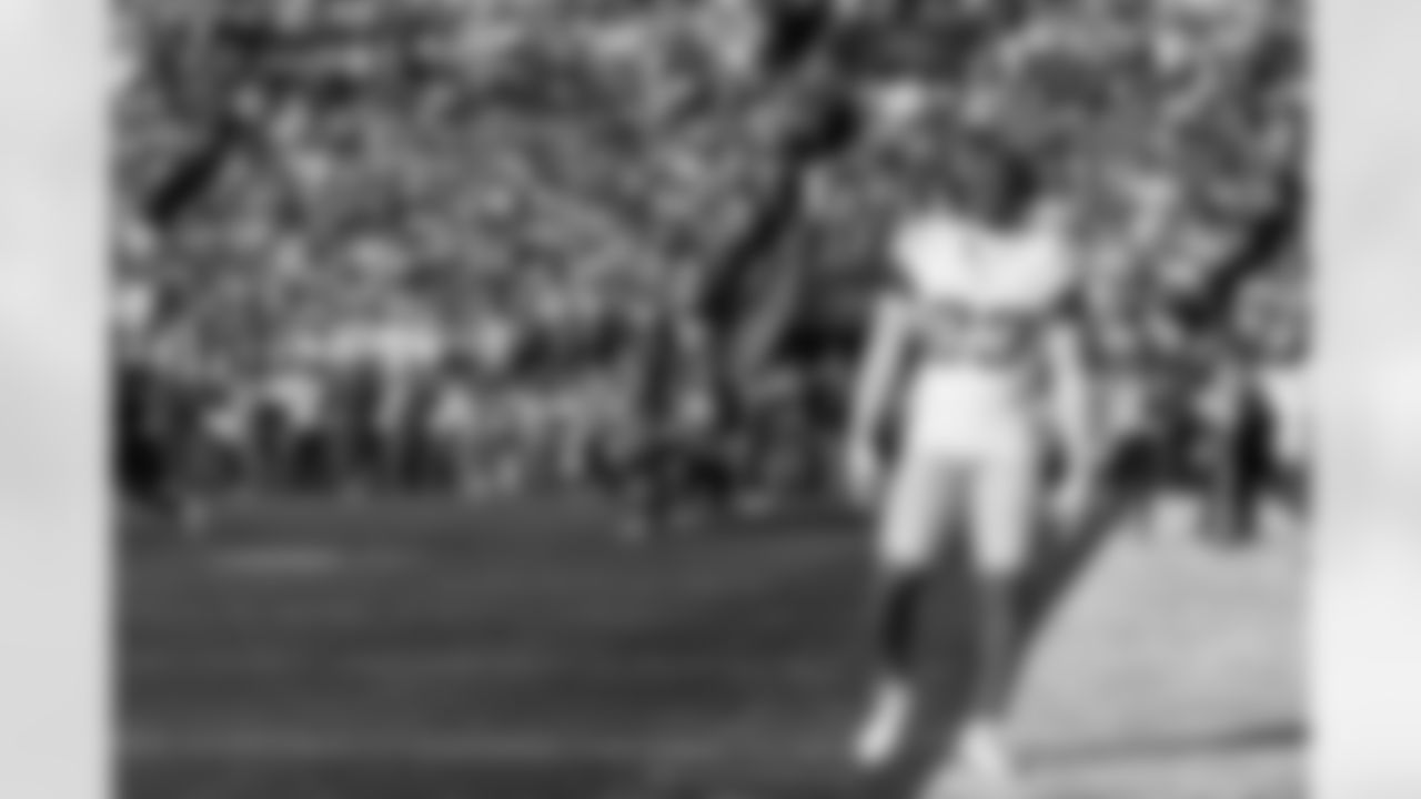 Check out the best shots from the Chargers Week 18 matchup against the Broncos!