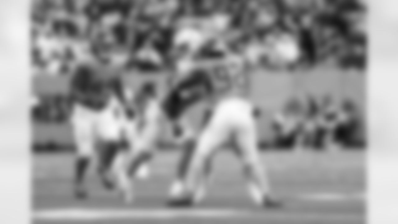 QB Justin Herbert (10)